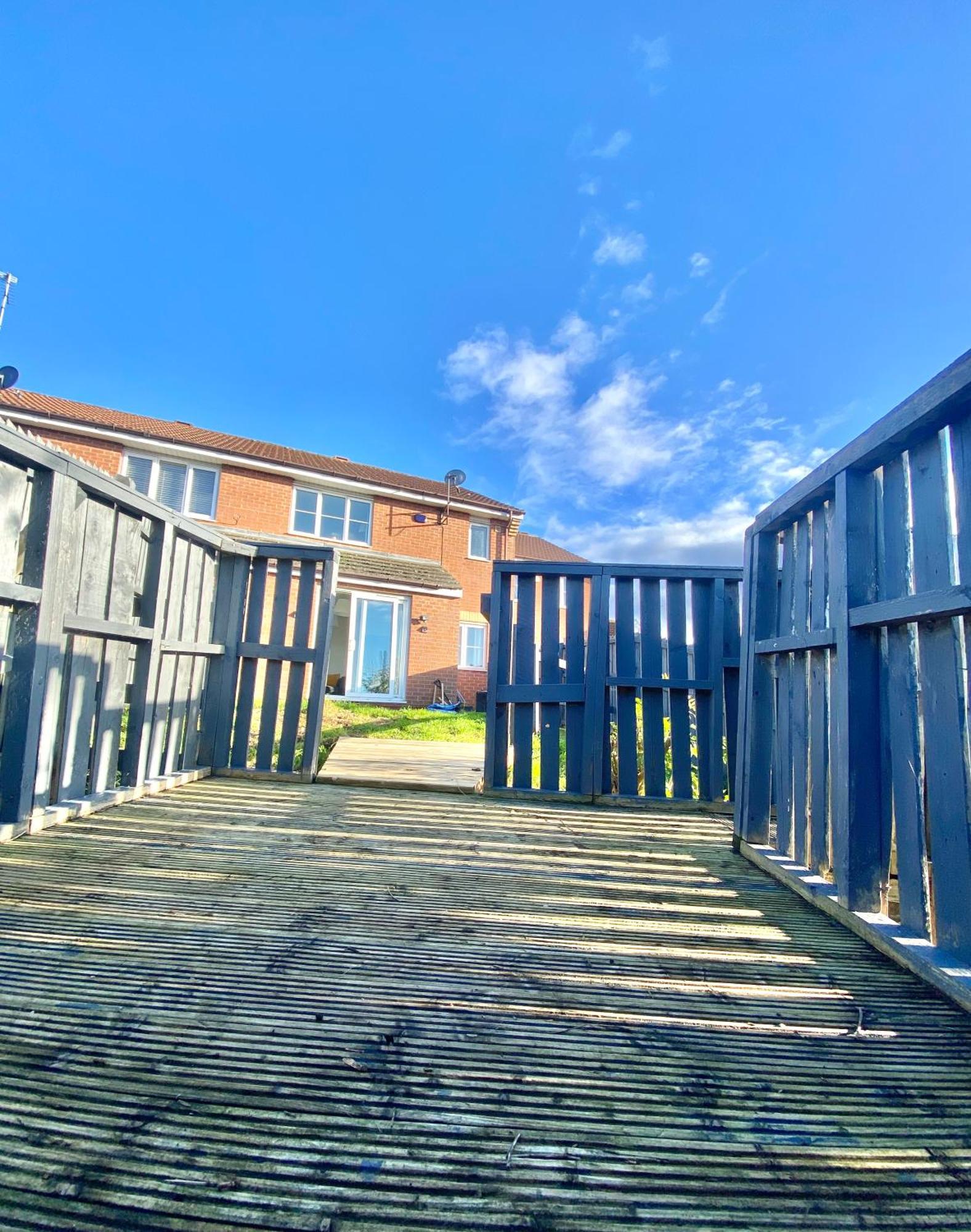 Free Private Parking! Kings House, Driveway And Garden! Fully Equipped 7 Beds!